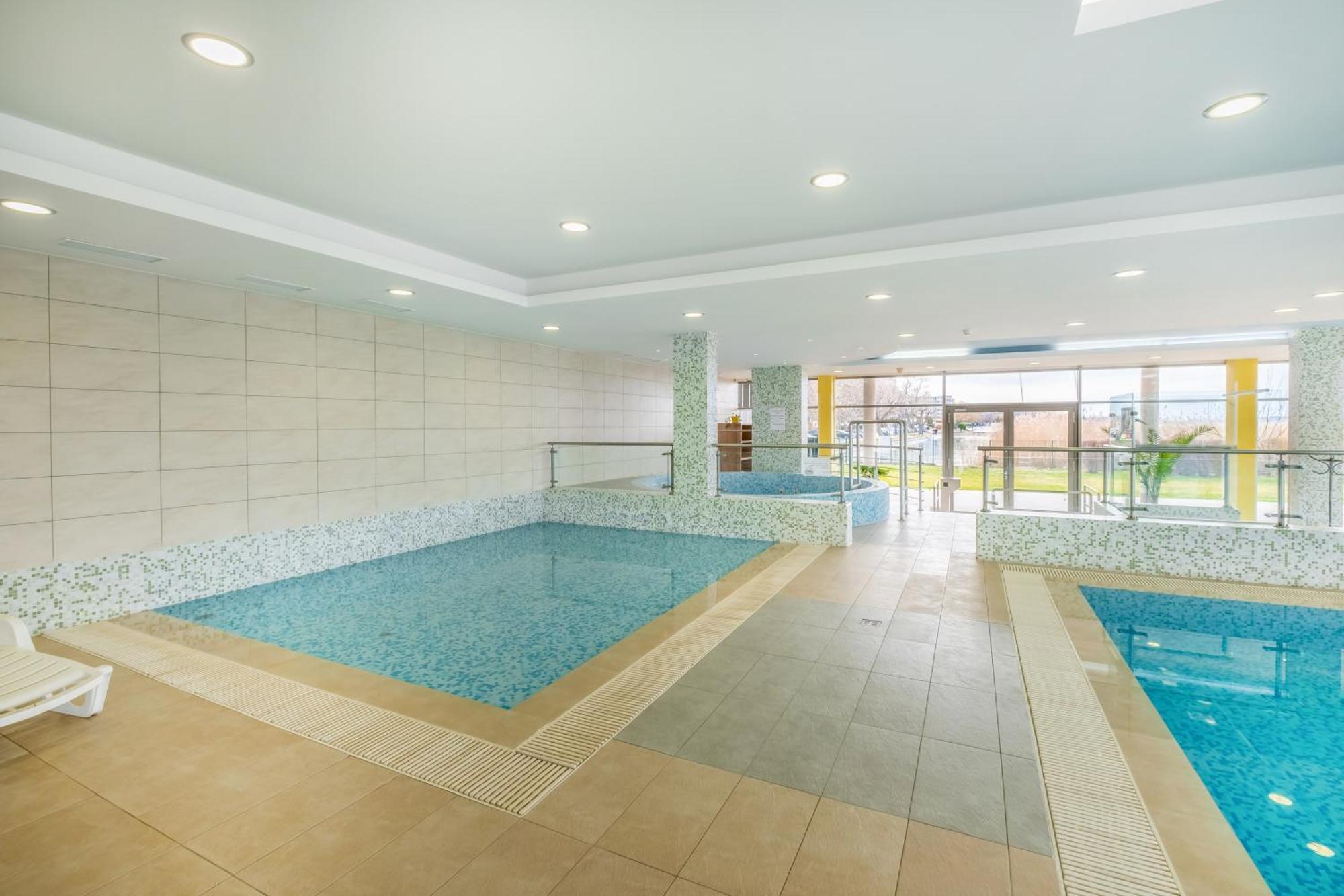 Myflat Club 218 Gold II Wellness Apartment Siófok Zewnętrze zdjęcie